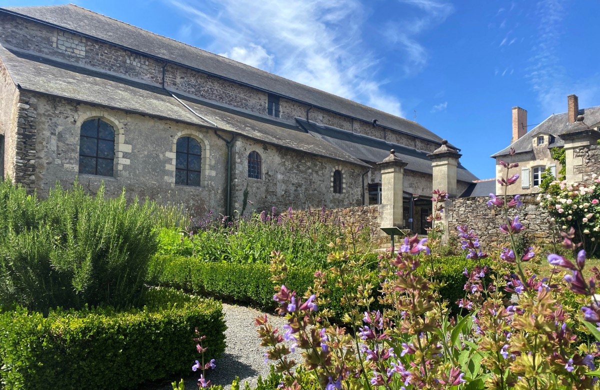 abbatiale-jardins-t-c-grand-lieu-tourisme-manon-aubertin-reduit2-8