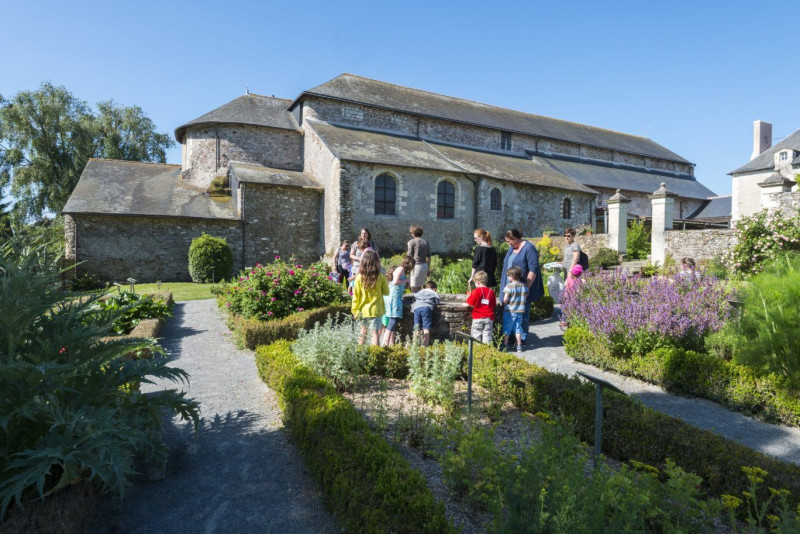 jardins-abbatiale-c-v-joncheray-1368x913-583